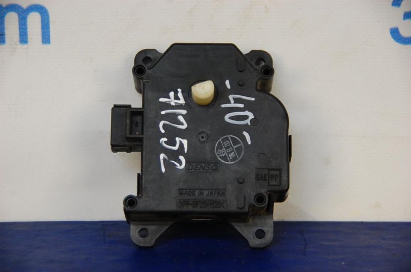 Запчасть моторчик заслонки печки TOYOTA CAMRY 40 06-11 Б/У Моторчик заслонки печки TOYOTA CAMRY 40 06-11 Б/У