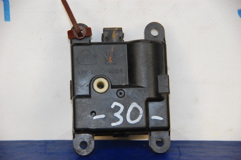 Моторчик заслонки печки CAMRY 30 02-06 Моторчик заслонки печки CAMRY 30 02-06