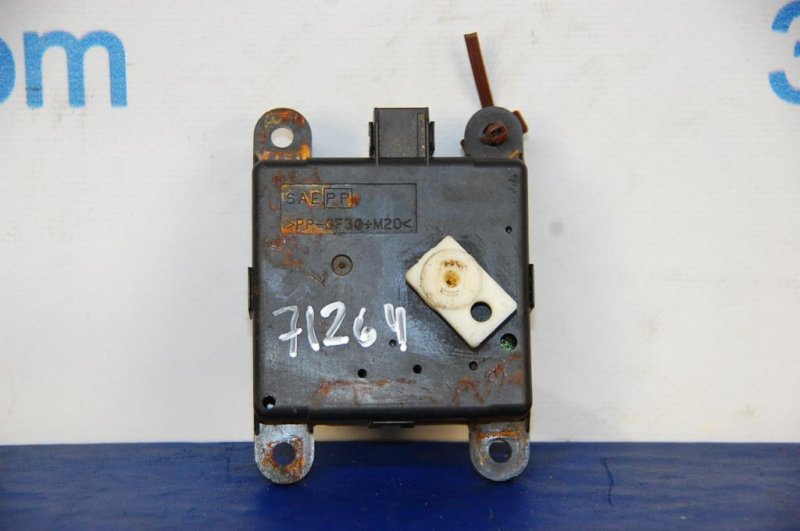 Запчасть моторчик заслонки печки TOYOTA CAMRY 30 02-06 Б/У Моторчик заслонки печки TOYOTA CAMRY 30 02-06 Б/У