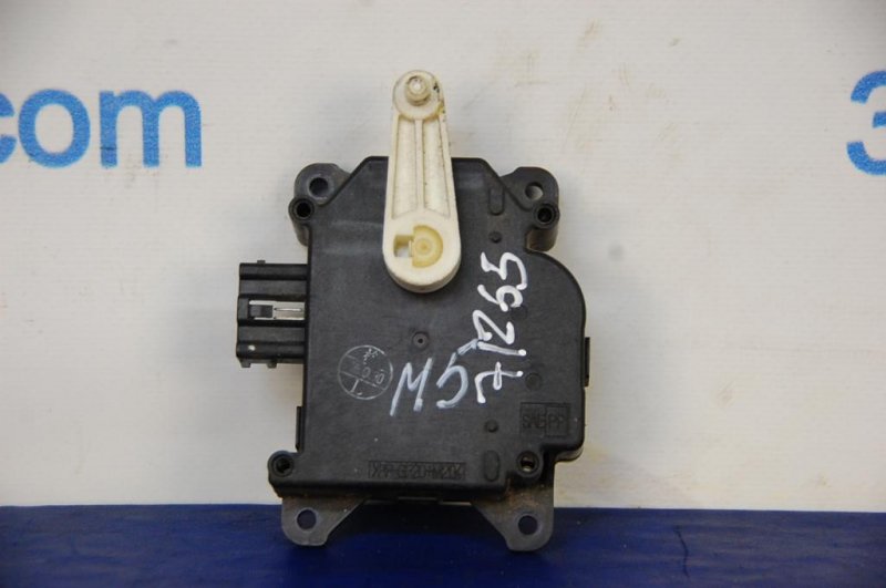 Моторчик заслонки печки MAZDA 5 CR 05-10 BP4K-61-B60 Б/У