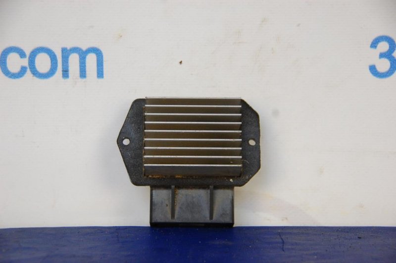 Запчасть резистор печки LEXUS RX300/330/350/400 03-09 87165-13010 Б/У Резистор печки LEXUS RX300/330/350/400 03-09 87165-13010 Б/У