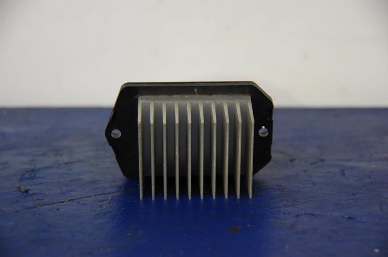 Резистор печки MDX (YD2) 06-13 YD2 Резистор печки MDX (YD2) 06-13 YD2