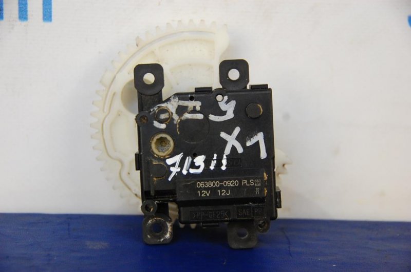 Моторчик заслонки печки LX570 07-15