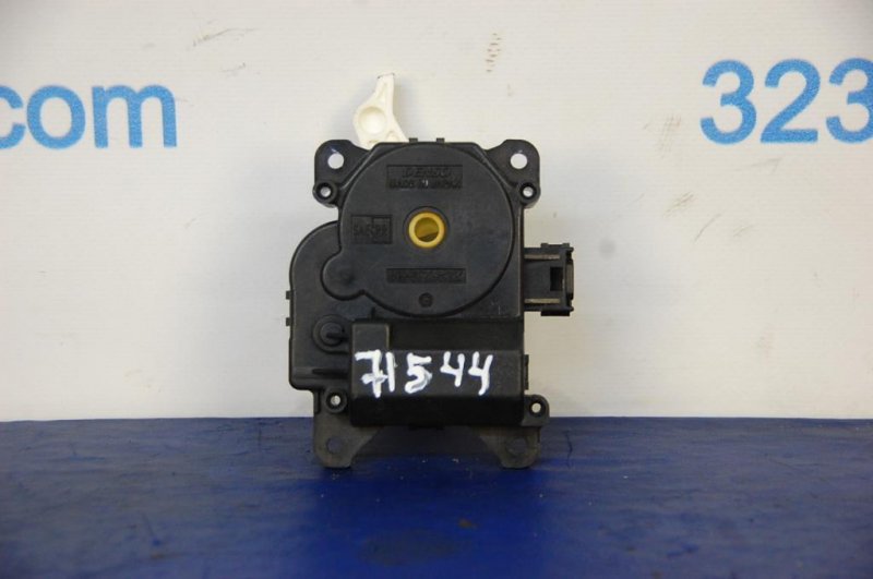 Моторчик заслонки печки GS350 GS300 05-11