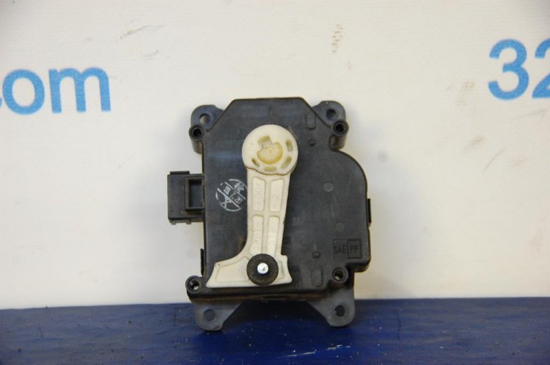 Моторчик заслонки печки TOYOTA CAMRY 40 06-11 87106-30440 Б/У