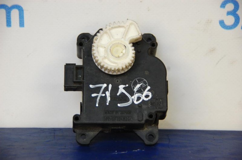 Моторчик заслонки печки TOYOTA CAMRY 40 06-11 87106-30440 Б/У