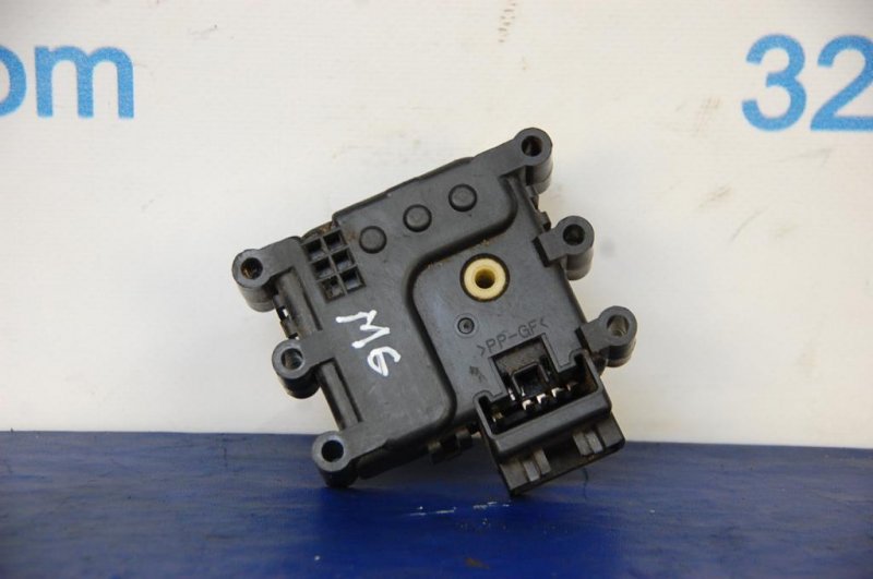 Моторчик заслонки печки MAZDA 6 GG 02-07 Б/У