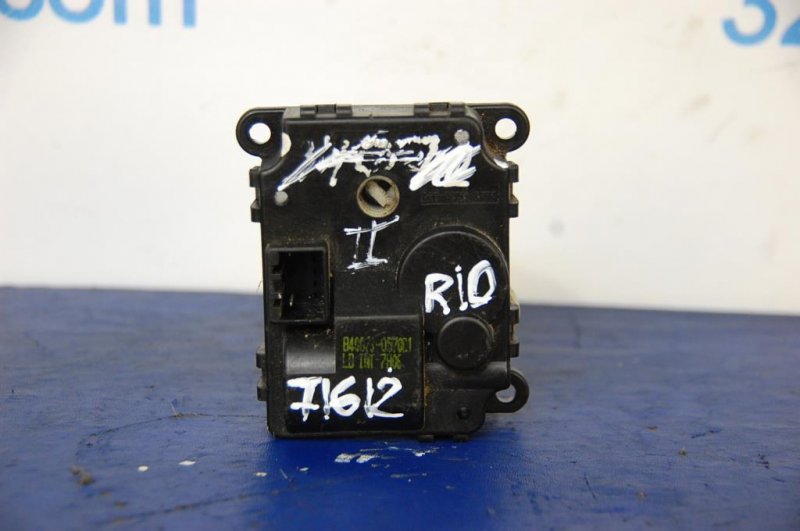 Моторчик заслонки печки KIA RIO UB 2011-2017 B40073-0570C1 Б/У