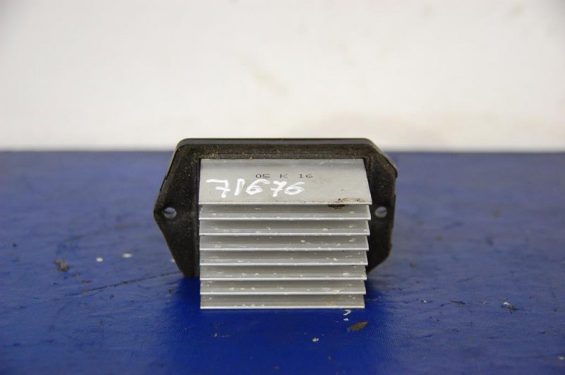 Запчасть резистор печки HONDA ACCORD CU8 / TSX 08-14 79330-SNA-A01 Б/У Резистор печки HONDA ACCORD CU8 / TSX 08-14 79330-SNA-A01 Б/У