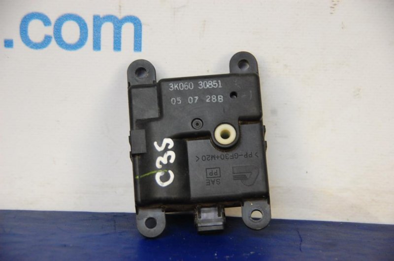 Запчасть моторчик заслонки печки NISSAN TEANA J32 08-14 3K060-30851 Б/У Моторчик заслонки печки NISSAN TEANA J32 08-14 3K060-30851 Б/У