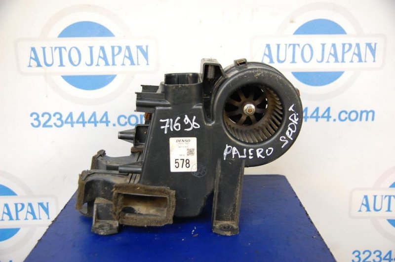 Запчасть моторчик печки задний MITSUBISHI PAJERO SPORT 96-09 MR315388 Б/У Моторчик печки задний MITSUBISHI PAJERO SPORT 96-09 MR315388 Б/У