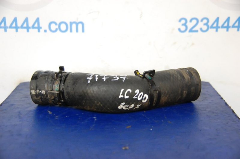 Патрубок системы охлаждения TOYOTA LAND CRUISER 200 08-21 16571-51030 Б/У