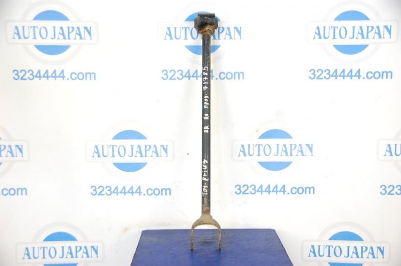 Запчасть рычаг задней подвески продольный задний правый TOYOTA PRIUS - 20 03-11 Б/У Рычаг задней подвески продольный задний правый TOYOTA PRIUS - 20 03-11 Б/У