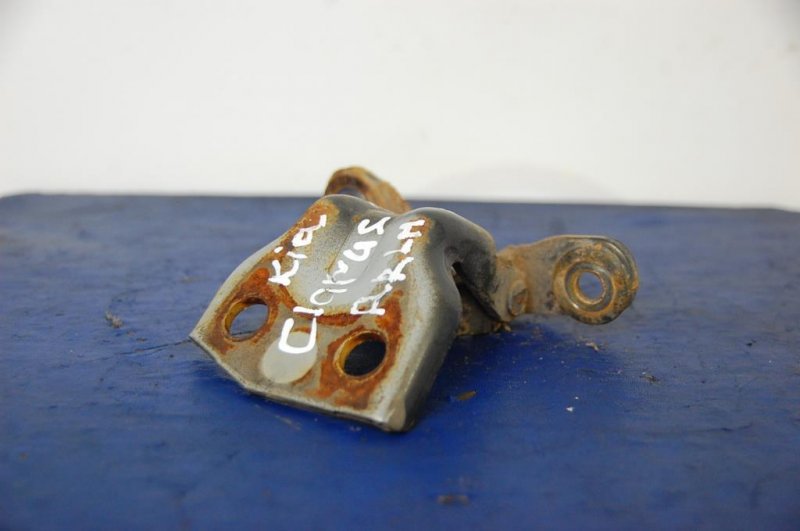 Петля двери верхняя задняя левая KIA CLARUS 96-01 Б/У