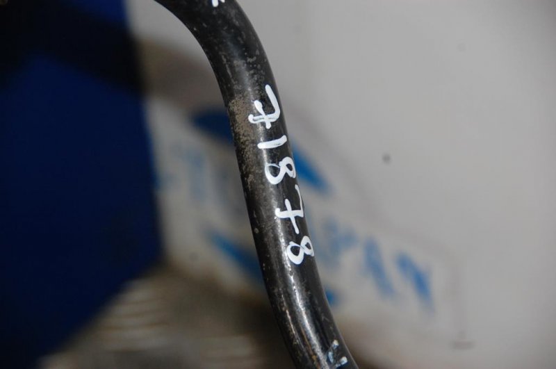 Стабилизатор передний CARISMA 95-04