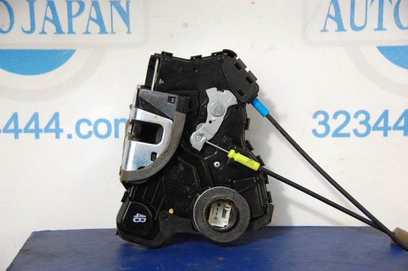 Замок двери передний правый AVENSIS 03-08 Замок двери передний правый AVENSIS 03-08