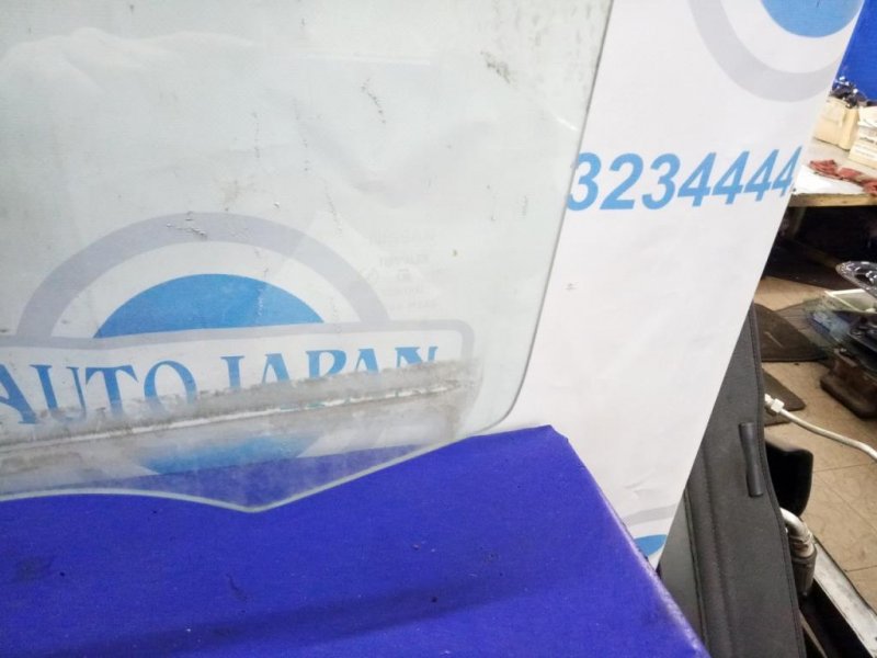 Стекло двери переднее левое TIIDA/VERSA C11 04-11