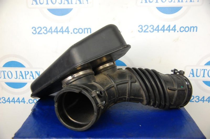 Запчасть патрубок воздушного фильтра MAZDA CX-9 06-16 CY01-13-220B Б/У Патрубок воздушного фильтра MAZDA CX-9 06-16 CY01-13-220B Б/У