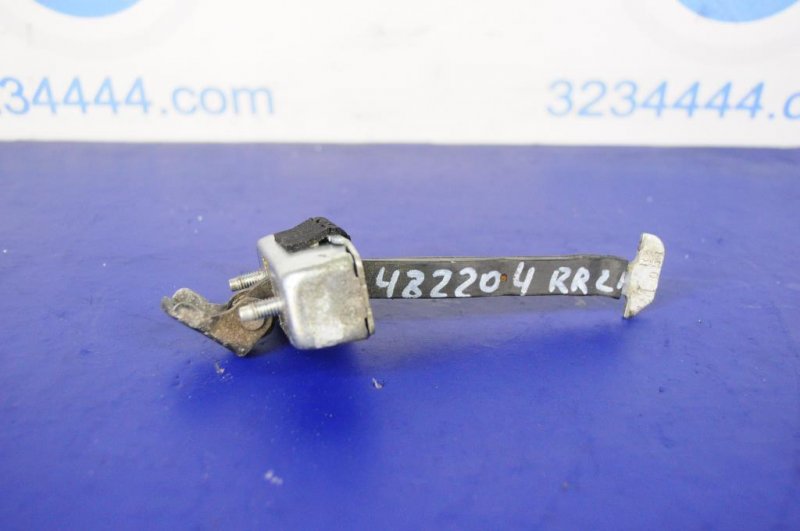 Запчасть ограничитель двери задний левый TOYOTA CAMRY 50 12-15 68630-06082 Б/У Ограничитель двери задний левый TOYOTA CAMRY 50 12-15 68630-06082 Б/У