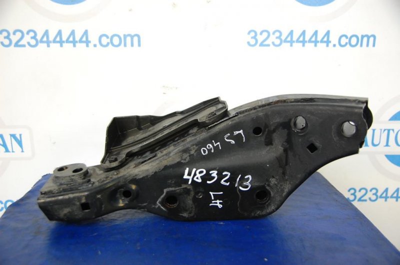 Крепление балки подвески переднее левое LEXUS LS460 06-12