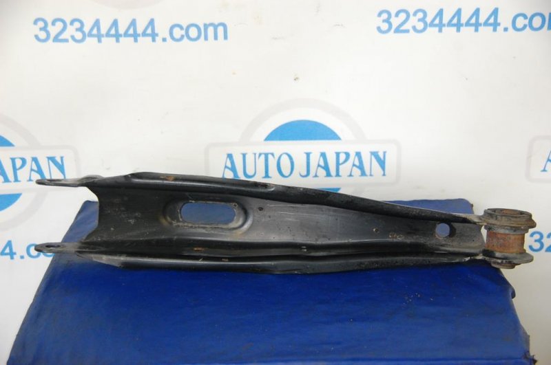 Рычаг задней подвески поперечный нижний задний левый LEXUS GS350 GS300 05-11