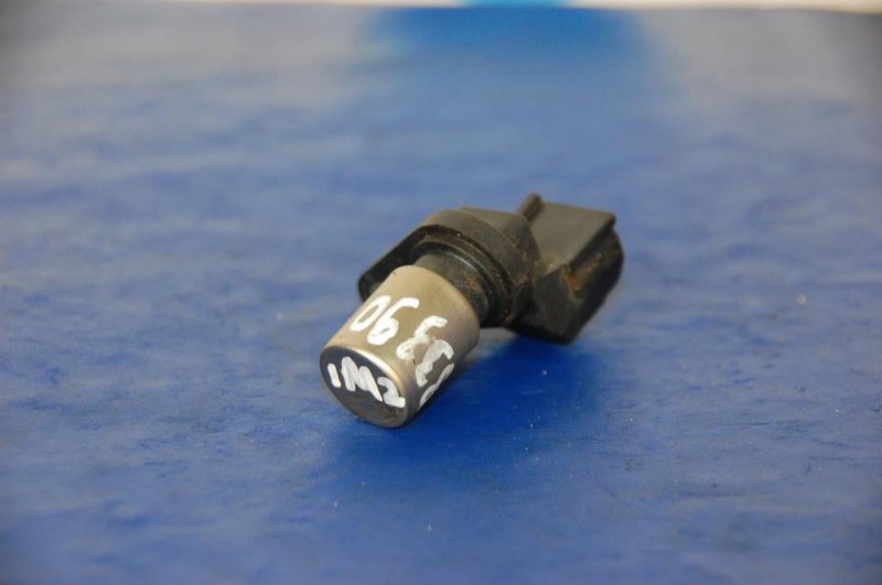 Запчасть датчик положения коленвала TOYOTA CAMRY 30 02-06 Б/У Датчик положения коленвала TOYOTA CAMRY 30 02-06 Б/У