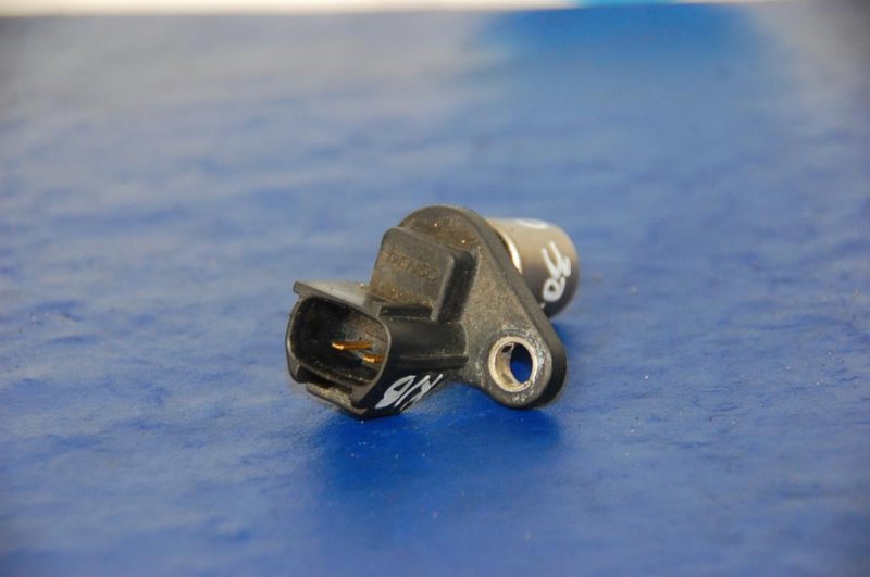 Датчик положения коленвала CAMRY 30 02-06 Датчик положения коленвала CAMRY 30 02-06