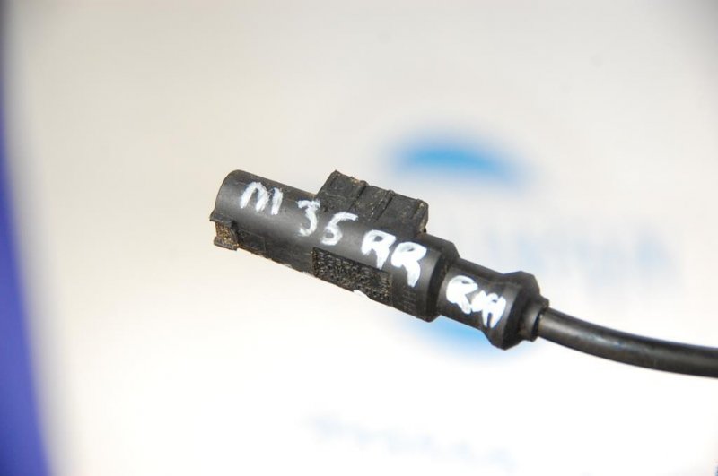 Датчик ABS задний правый M35/M45 04-10