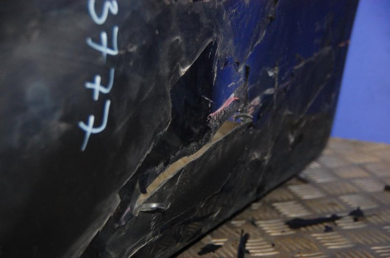 Бампер задний CAMRY 30 02-06 Бампер задний CAMRY 30 02-06