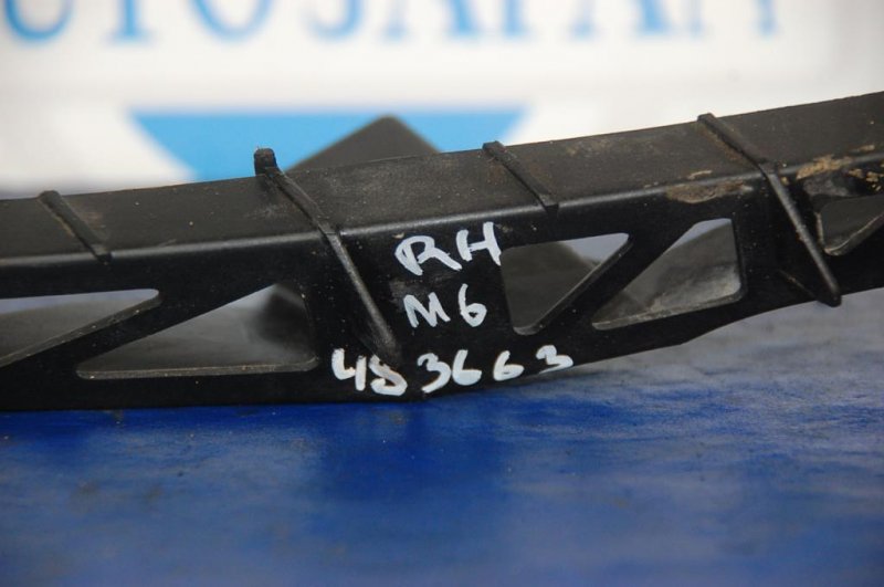 Кронштейн крепления фары передний правый 6 GG 02-07