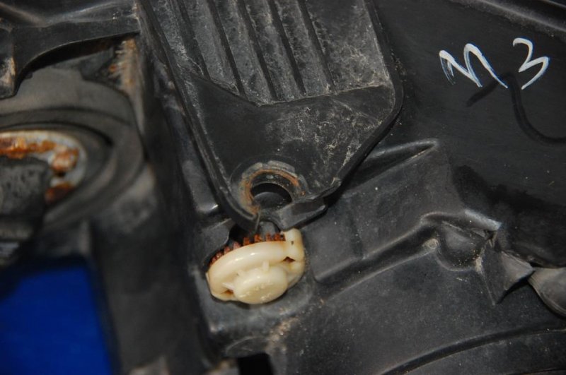 Фара передняя правая 3 BK 03-08