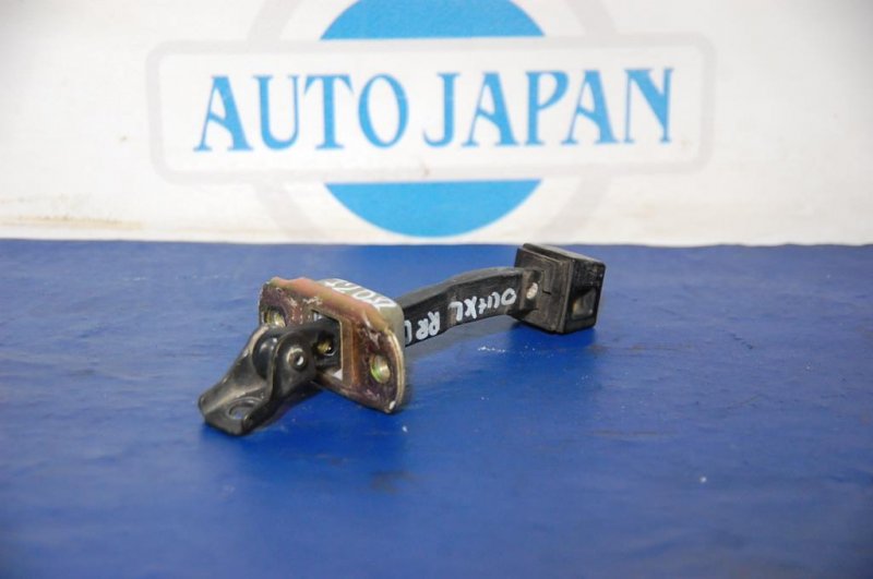 Ограничитель двери задний левый MITSUBISHI OUTLANDER XL 05-13 Б/У