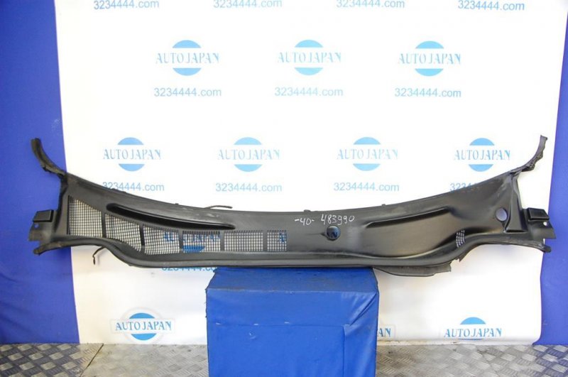 Пластик под лобовое стекло / Жабо TOYOTA CAMRY 40 06-11 Б/У