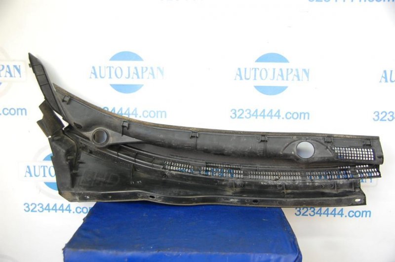 Пластик под лобовое стекло / Жабо левый MITSUBISHI OUTLANDER XL 05-13