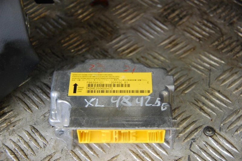 Подушка безопасности в руль MITSUBISHI OUTLANDER XL 05-13