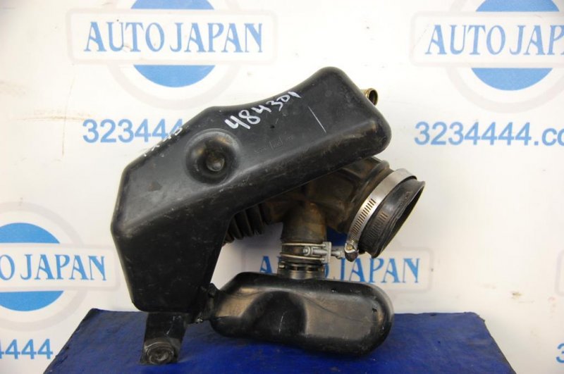 Запчасть патрубок воздушного фильтра INFINITI FX S50 03-08 16576-CG200 Б/У Патрубок воздушного фильтра INFINITI FX S50 03-08 16576-CG200 Б/У