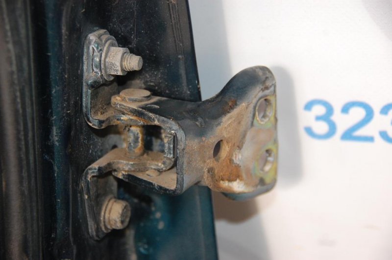 Запчасть петля двери верхняя задняя левая MITSUBISHI PAJERO 99-06 MR220211 Б/У Петля двери верхняя задняя левая MITSUBISHI PAJERO 99-06 MR220211 Б/У