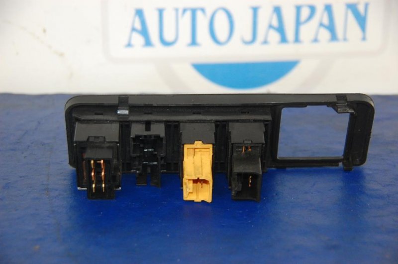 Блок кнопок торпедо MITSUBISHI PAJERO 99-06