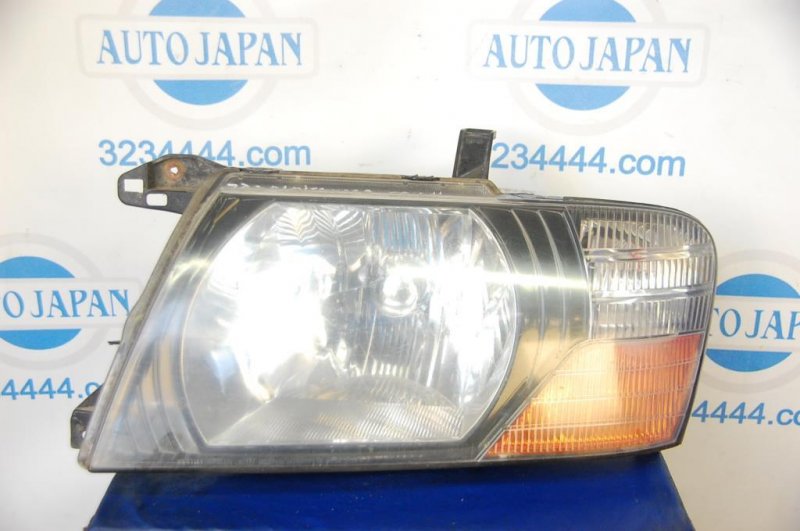 Фара передняя правая PAJERO 99-06