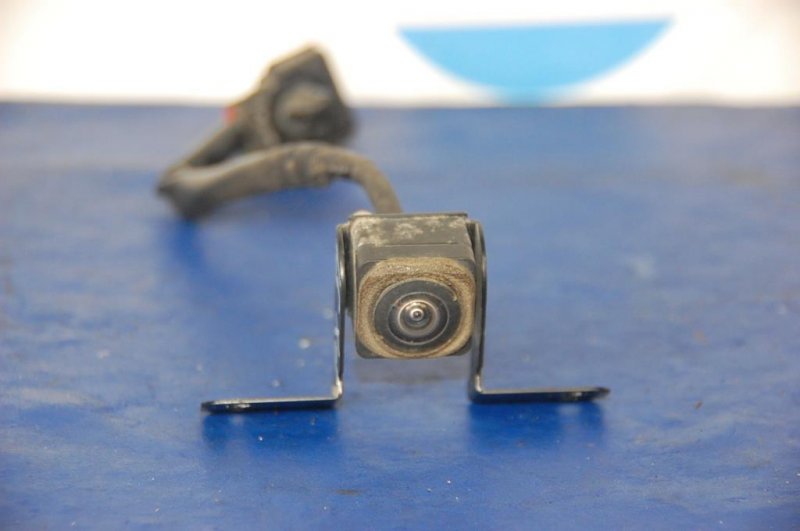 Запчасть камера заднего вида INFINITI FX/QX70 S51 08-17 Б/У Камера заднего вида INFINITI FX/QX70 S51 08-17 Б/У