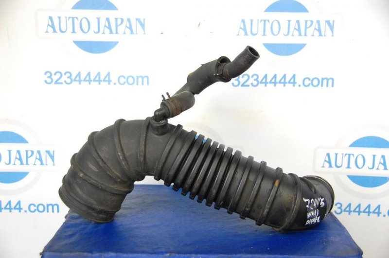 Патрубок воздушного фильтра MITSUBISHI PAJERO 99-06 MR571533 Б/У