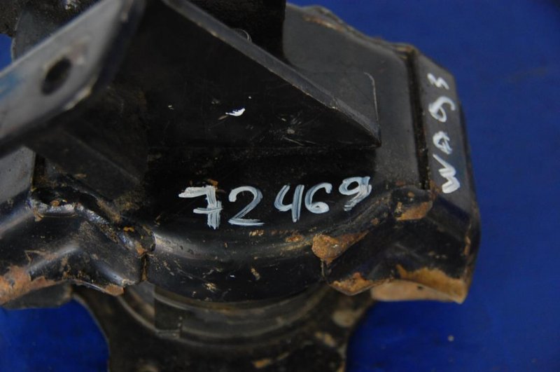 Подушка двигателя правая PAJERO 99-06 Подушка двигателя правая PAJERO 99-06