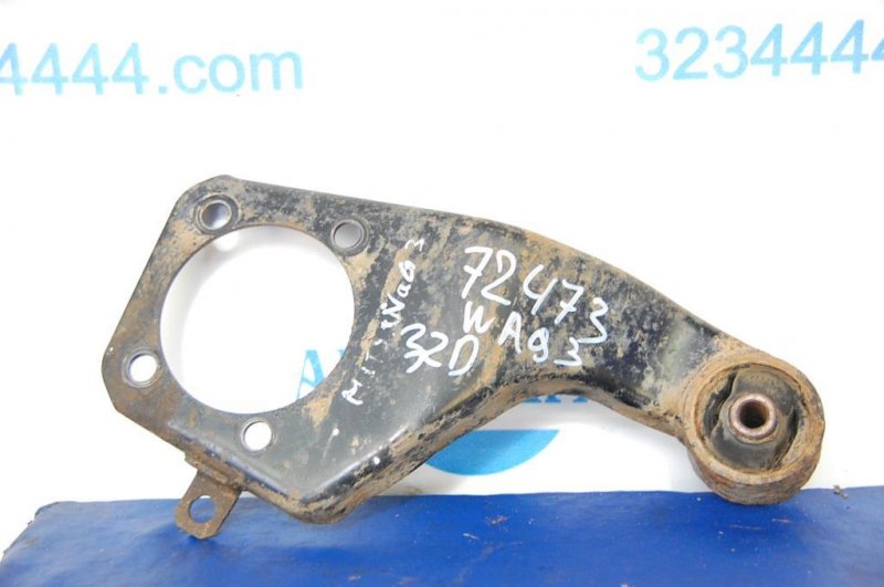 Кронштейн редуктора передний левый MITSUBISHI PAJERO 99-06 MR374561 Б/У