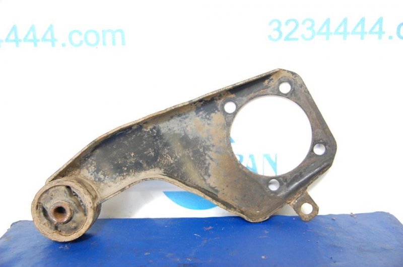 Кронштейн редуктора передний левый MITSUBISHI PAJERO 99-06