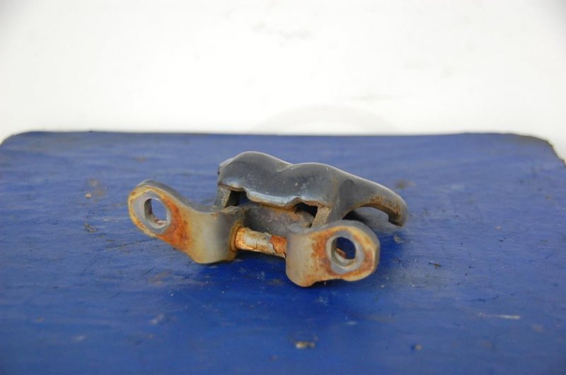 Петля двери нижняя передняя левая HONDA SHUTTLE 95-99 Б/У