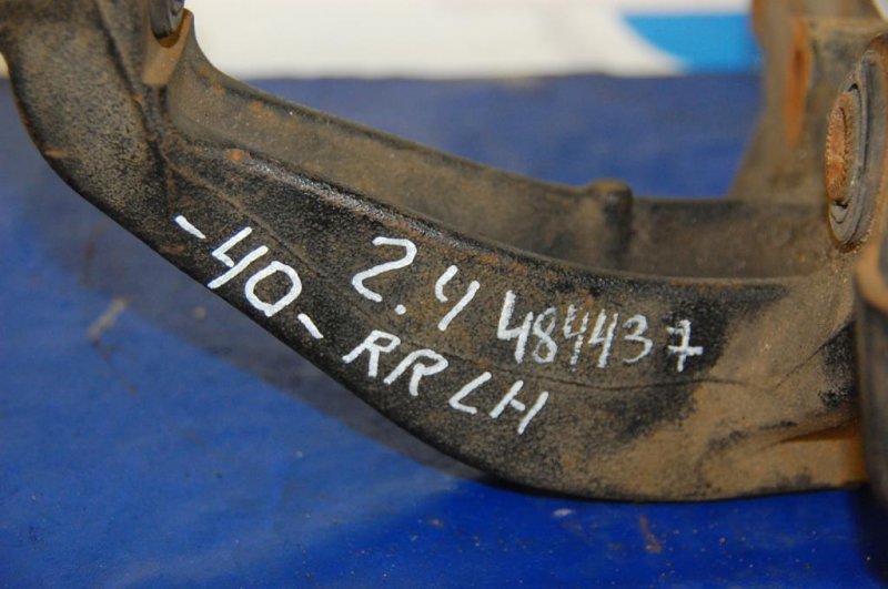 Цапфа задняя левая TOYOTA CAMRY 40 06-11