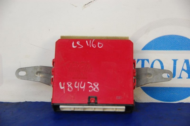 Блок управления дверей задний правый LEXUS LS460 06-12 89224-50110 Б/У