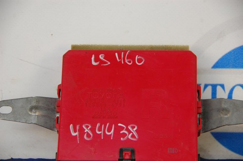 Блок управления дверей задний правый LS460 06-12