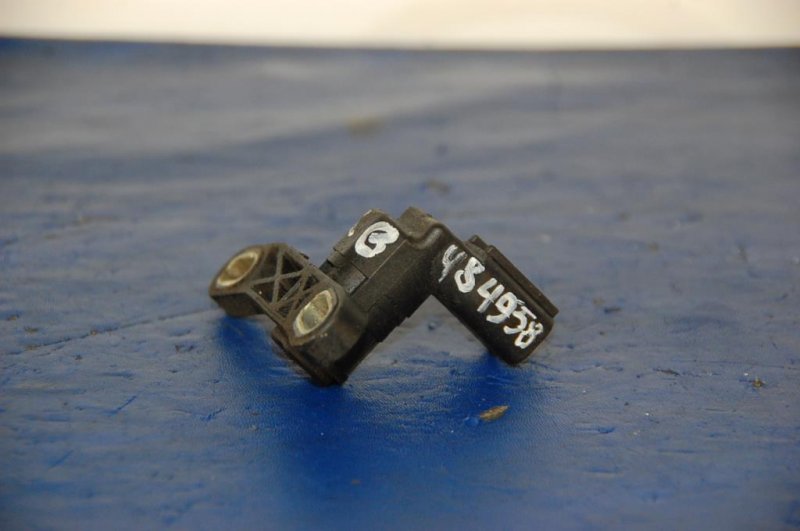 Запчасть датчик положения коленвала MAZDA 3 BK 03-08 Б/У Датчик положения коленвала MAZDA 3 BK 03-08 Б/У