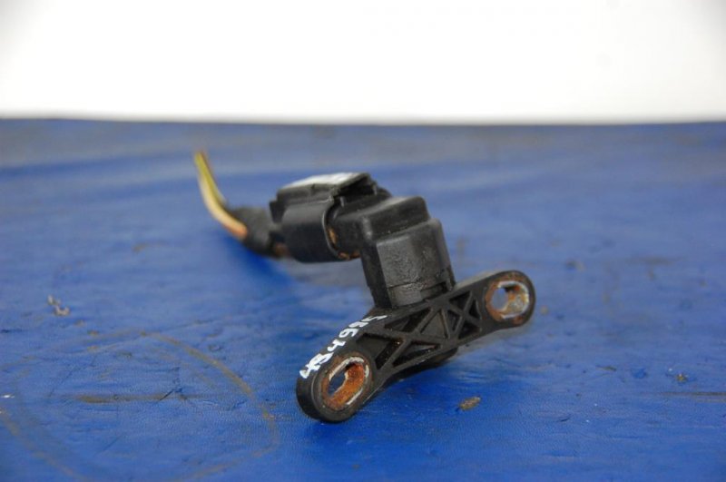 Датчик положения коленвала MAZDA 3 BK 03-08 Б/У